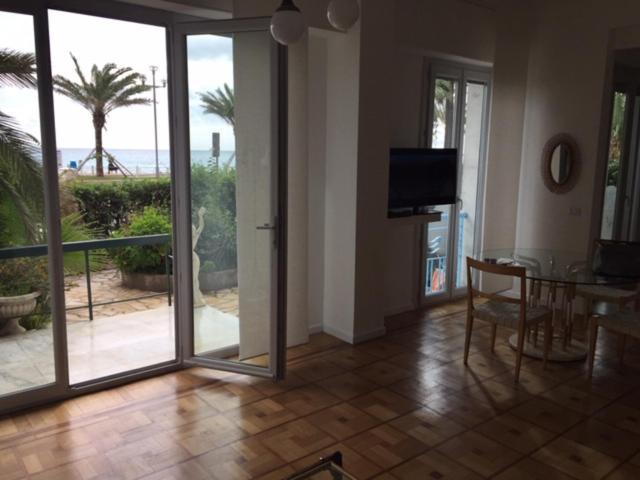 91 Promenade Des Anglais Le Stellamar Nice Exterior photo